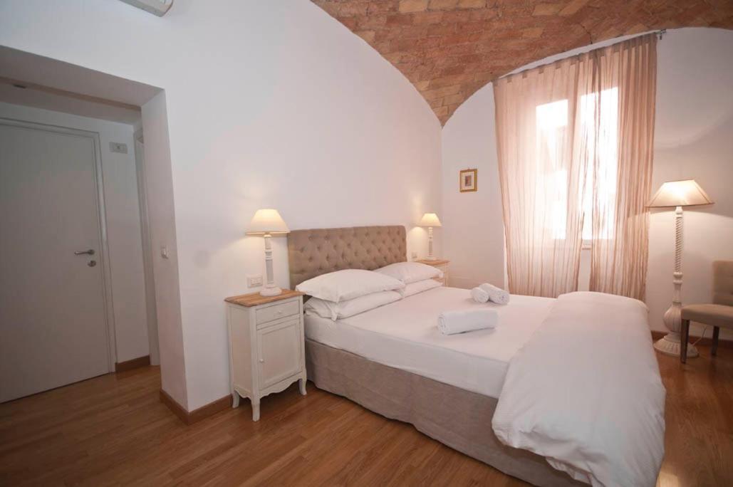 La Finestra Sul Colosseo B&B 1 Roma Dış mekan fotoğraf